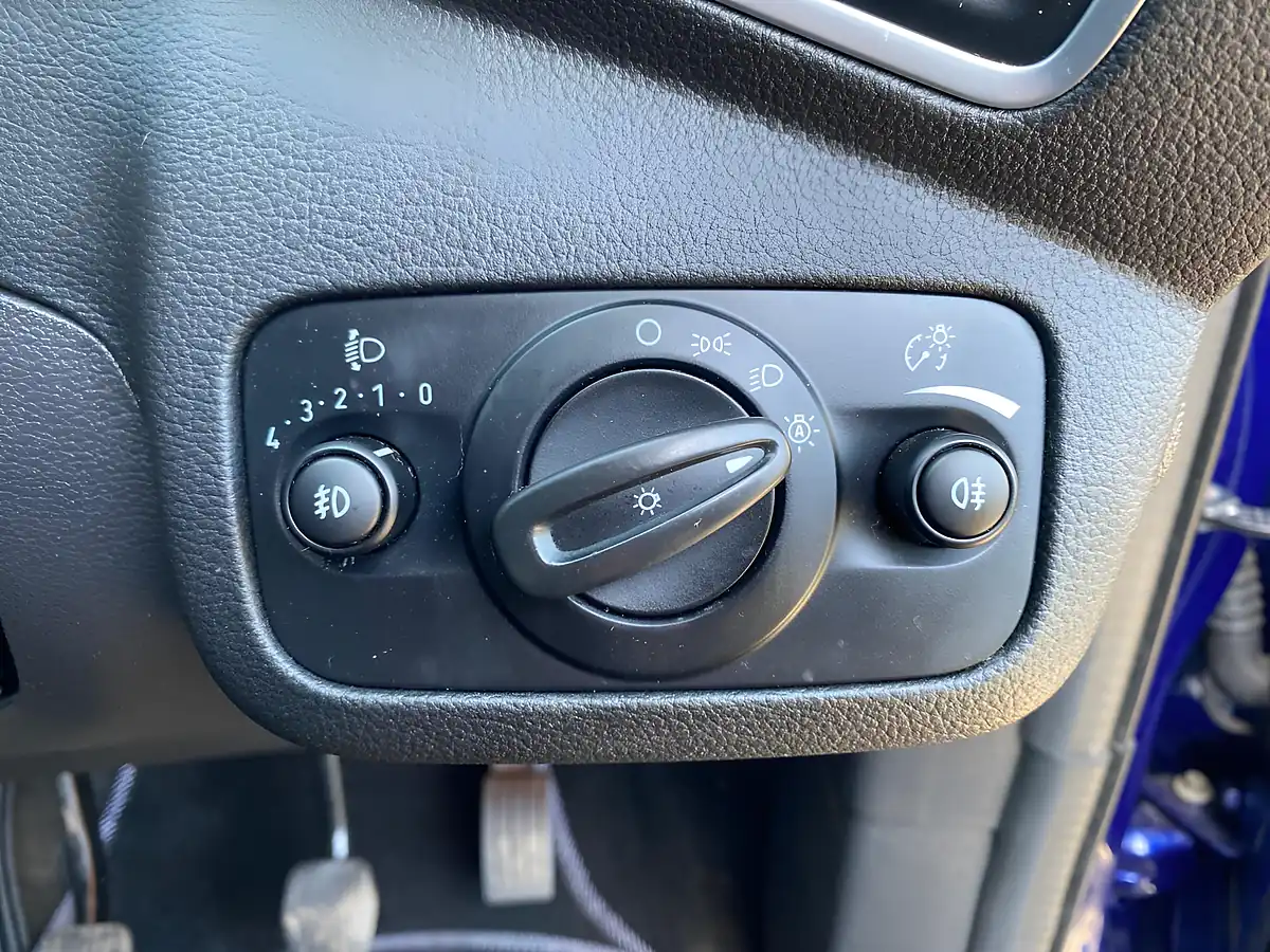 Used 2015 Ford Kuga Titanium Blue - Interior and Exterior details 16