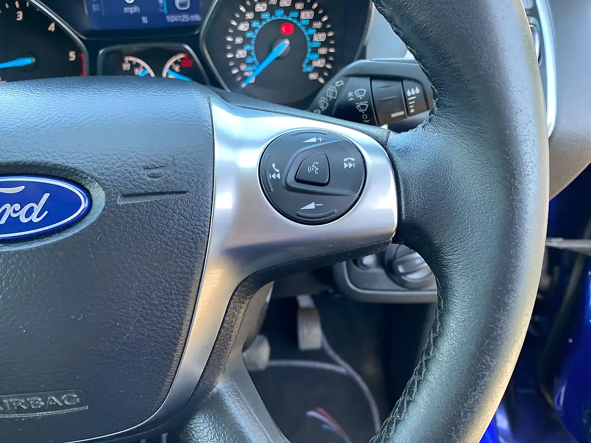 Used 2015 Ford Kuga Titanium Blue - Interior and Exterior details 19