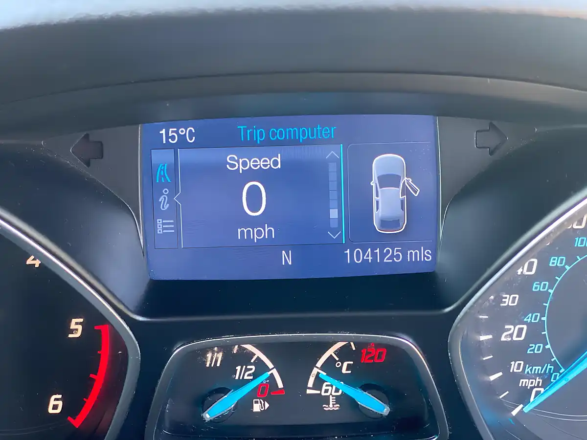 Used 2015 Ford Kuga Titanium Blue - Interior and Exterior details 20