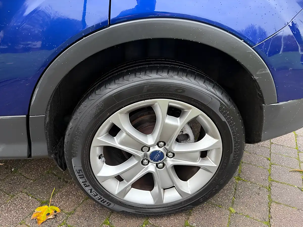 Used 2015 Ford Kuga Titanium Blue - Interior and Exterior details 11