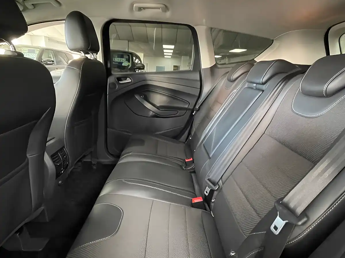 Used 2015 Ford Kuga Titanium Deep Impact Blue - Interior and Exterior details 16