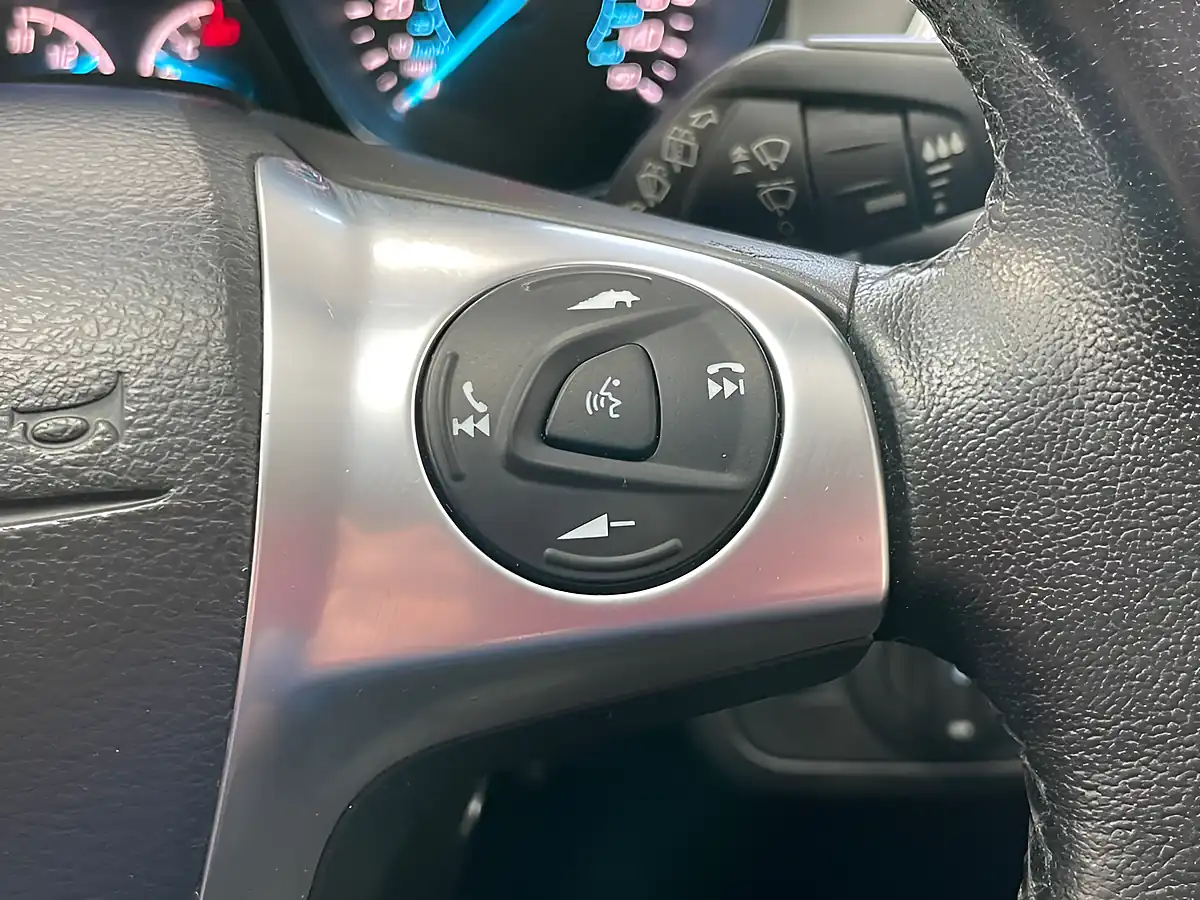 Used 2015 Ford Kuga Titanium Deep Impact Blue - Interior and Exterior details 18