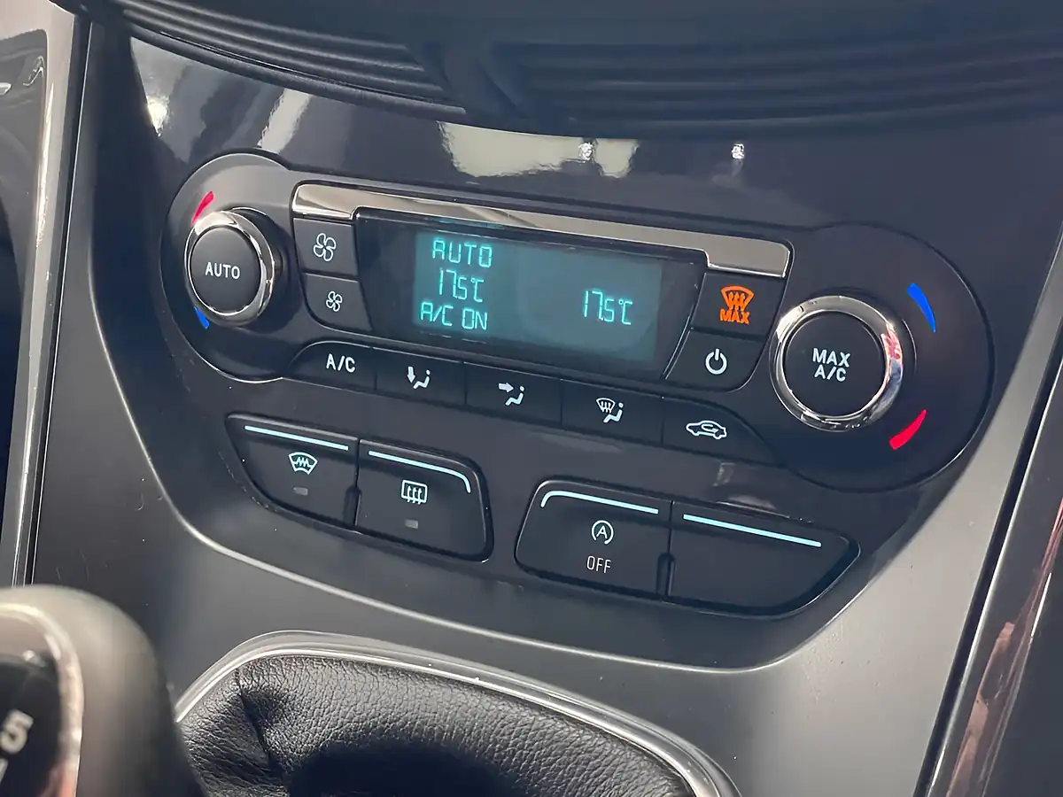 Used 2015 Ford Kuga Titanium Deep Impact Blue - Interior and Exterior details 2