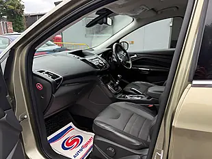 Used 2015 Ford Kuga Titanium Green - Interior and Exterior details 11