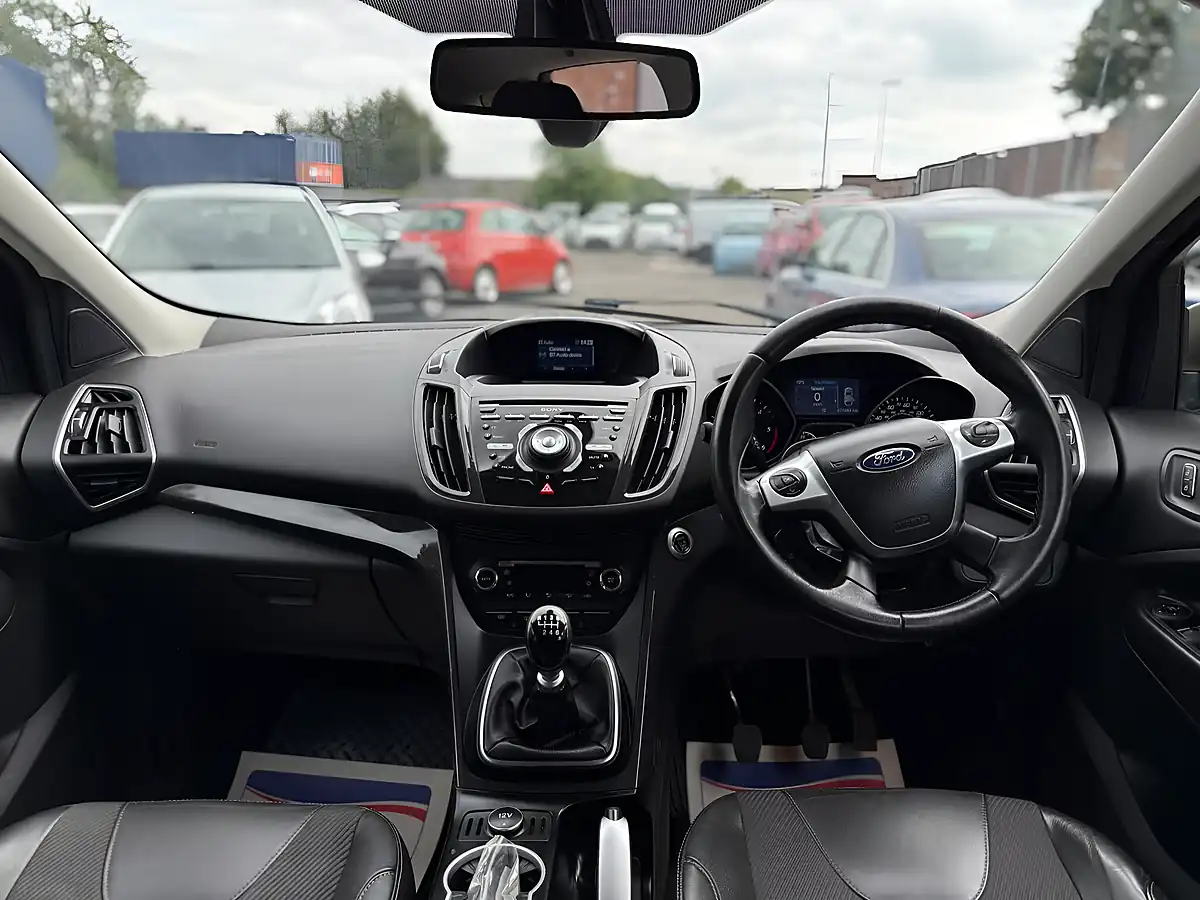 Used 2015 Ford Kuga Titanium Green - Interior and Exterior details 14