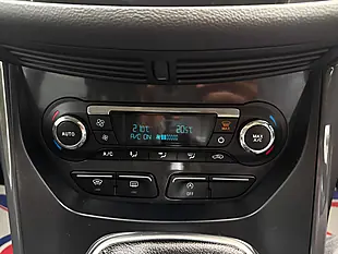 Used 2015 Ford Kuga Titanium Green - Interior and Exterior details 17