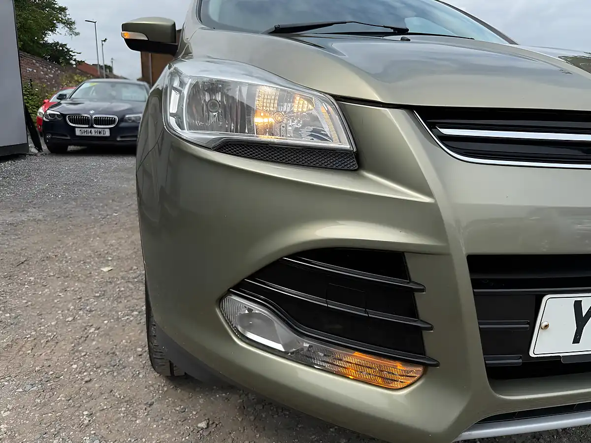 Used 2015 Ford Kuga Titanium Green - Interior and Exterior details 18