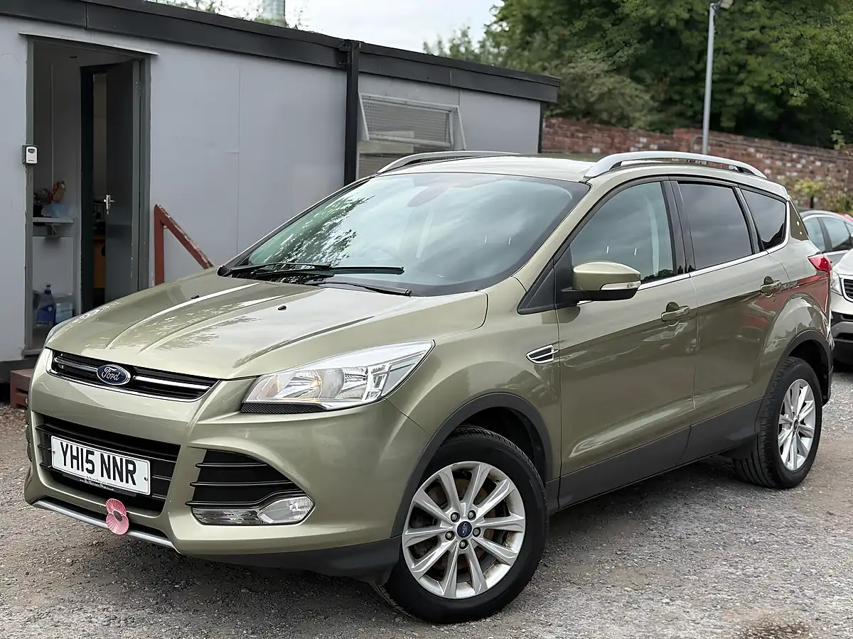 Used 2015 Ford Kuga Titanium Green - Interior and Exterior details 3