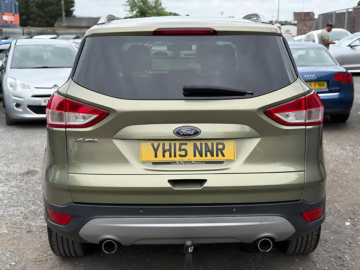 Used 2015 Ford Kuga Titanium Green - Interior and Exterior details 6