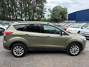 Used 2015 Ford Kuga Titanium Green - Interior and Exterior details 9