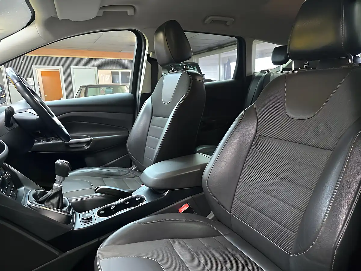 Used 2015 Ford Kuga Titanium Grey - Interior and Exterior details 10