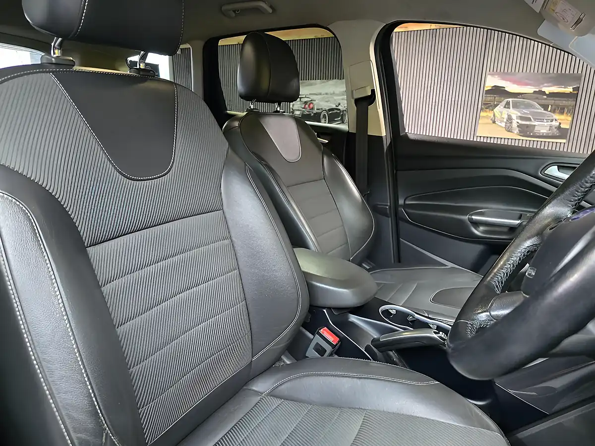 Used 2015 Ford Kuga Titanium Grey - Interior and Exterior details 20