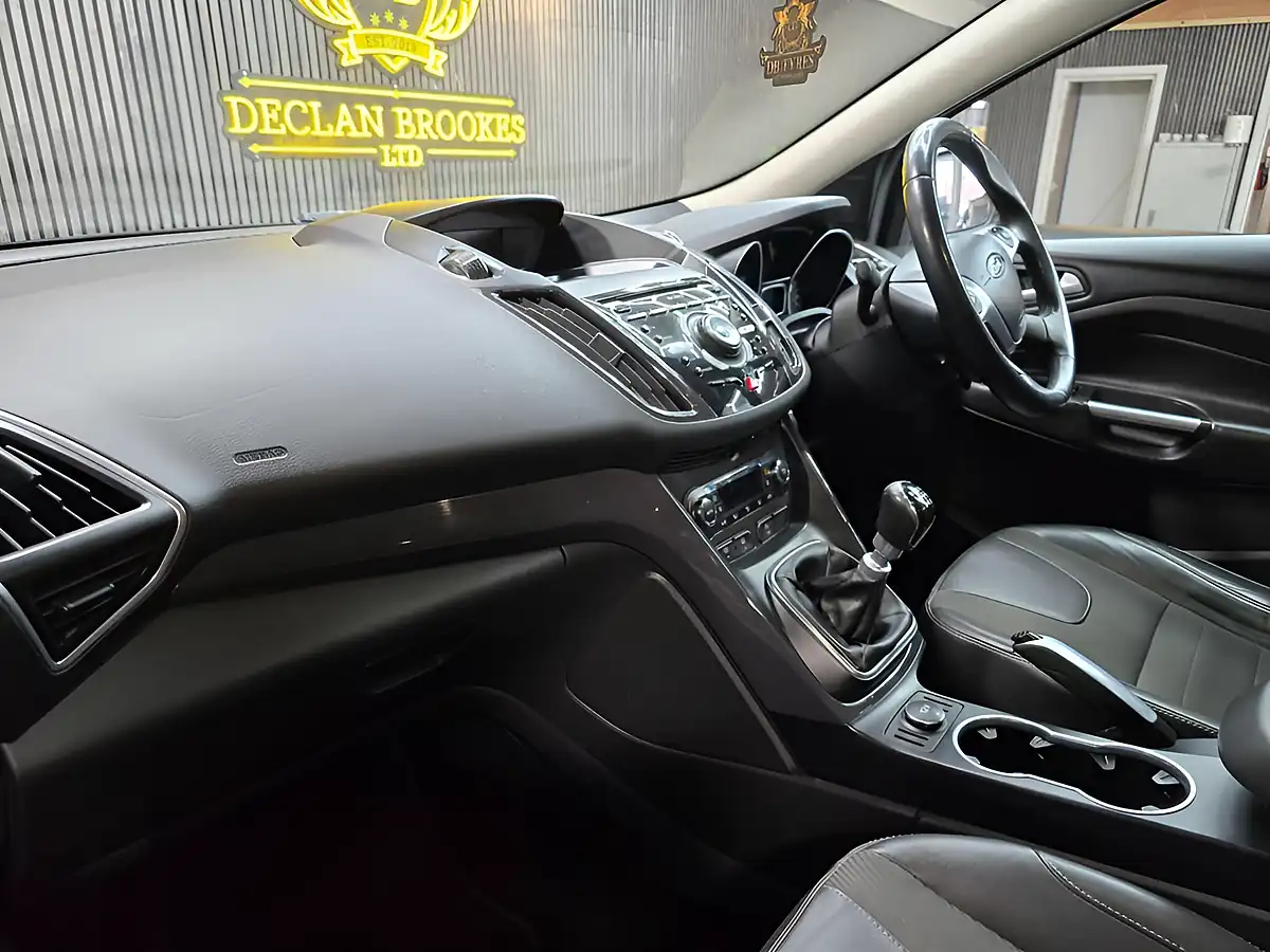 Used 2015 Ford Kuga Titanium Grey - Interior and Exterior details 9