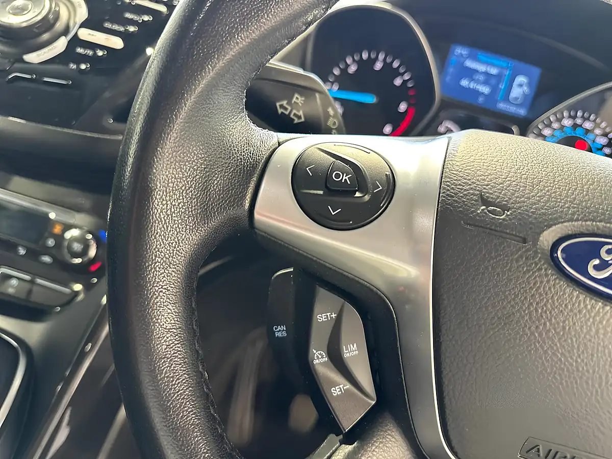 Used 2015 Ford Kuga Titanium Grey - Interior and Exterior details 12