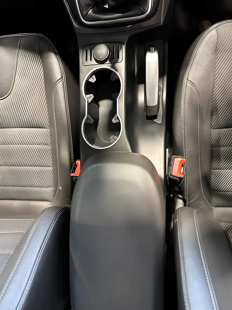 Used 2015 Ford Kuga Titanium Grey - Interior and Exterior details 14