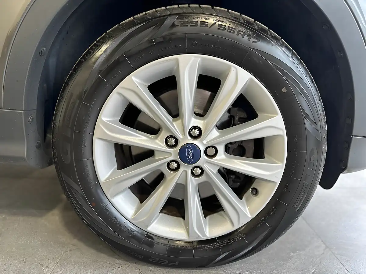 Used 2015 Ford Kuga Titanium Grey - Interior and Exterior details 18