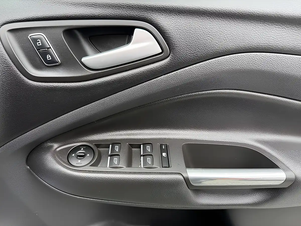 Used 2015 Ford Kuga Titanium Grey - Interior and Exterior details 10