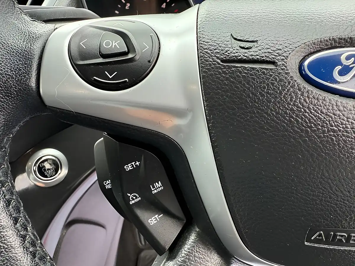 Used 2015 Ford Kuga Titanium Grey - Interior and Exterior details 13