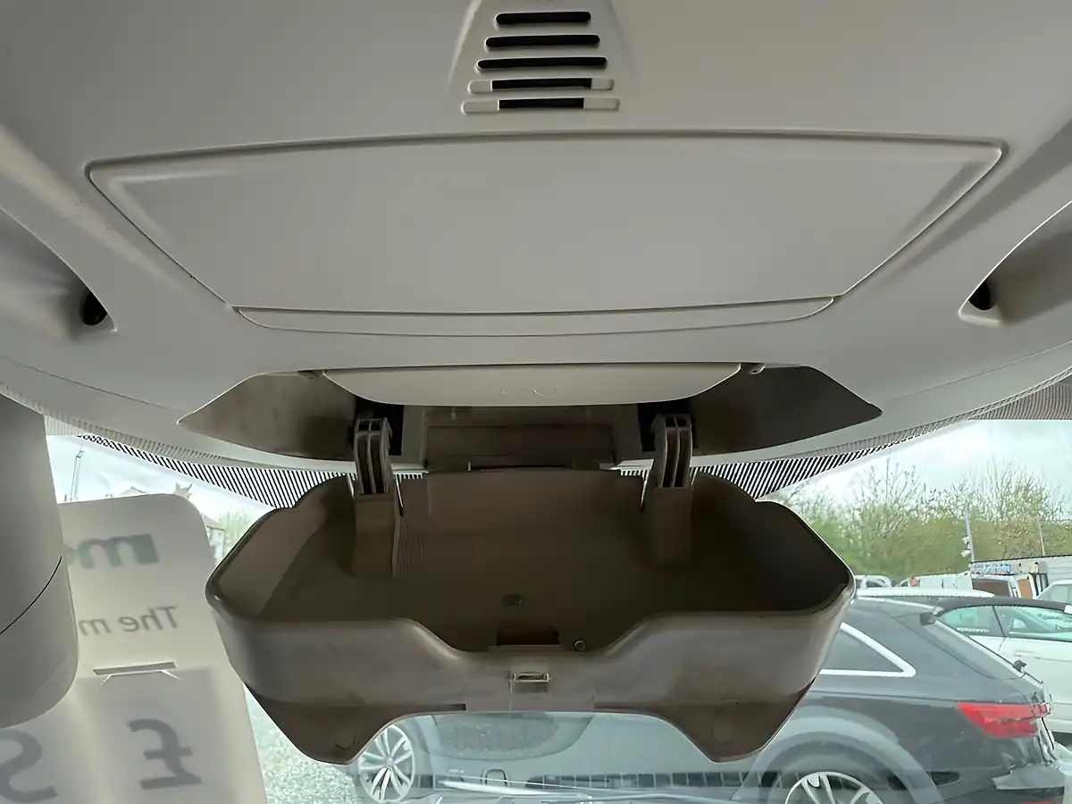 Used 2015 Ford Kuga Titanium Grey - Interior and Exterior details 15