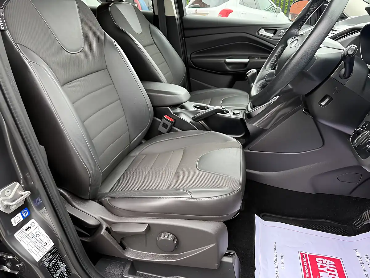 Used 2015 Ford Kuga Titanium Grey - Interior and Exterior details 8
