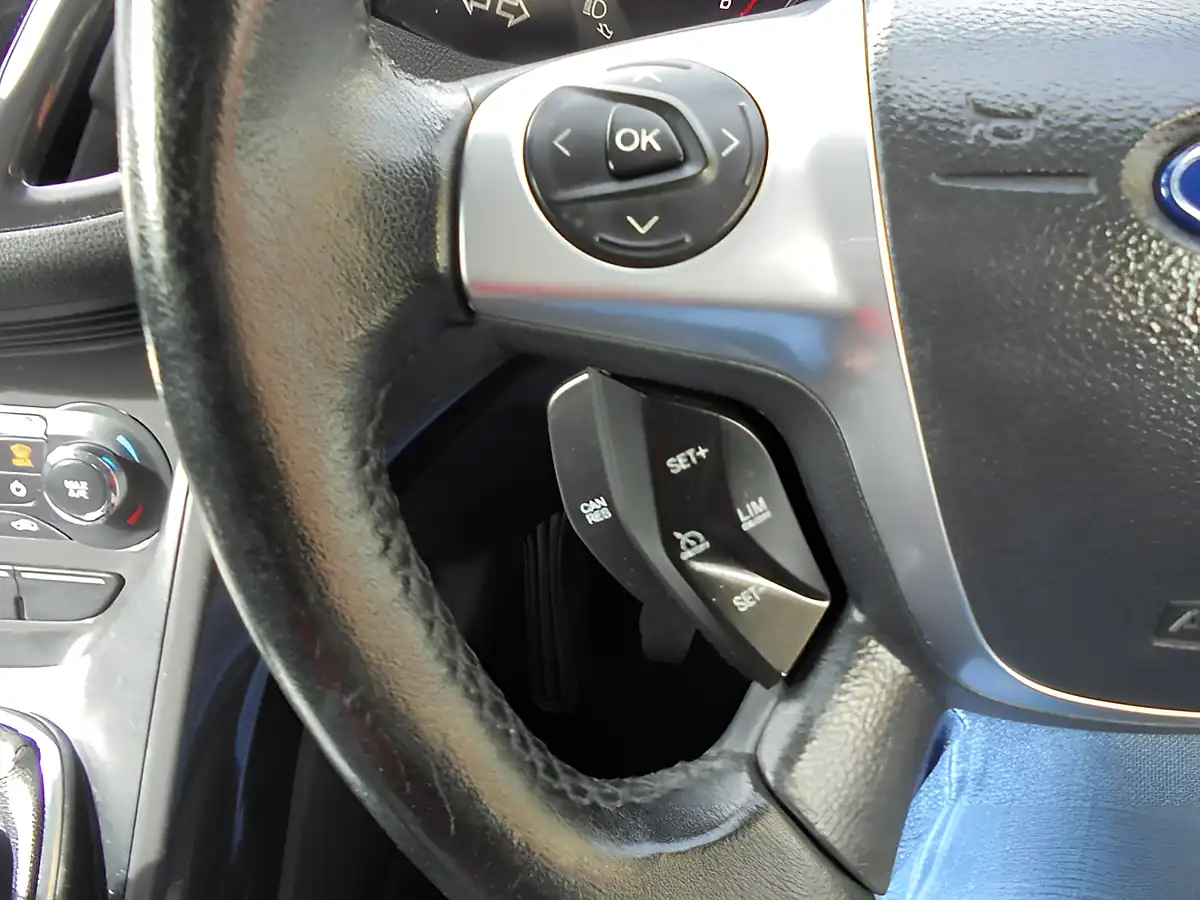 Used 2015 Ford Kuga Titanium Grey - Interior and Exterior details 14