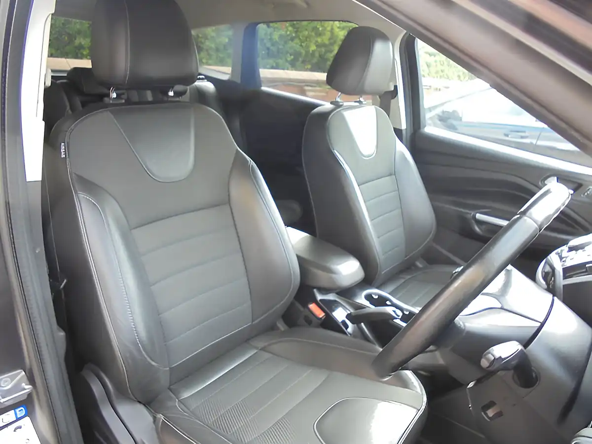 Used 2015 Ford Kuga Titanium Grey - Interior and Exterior details 8