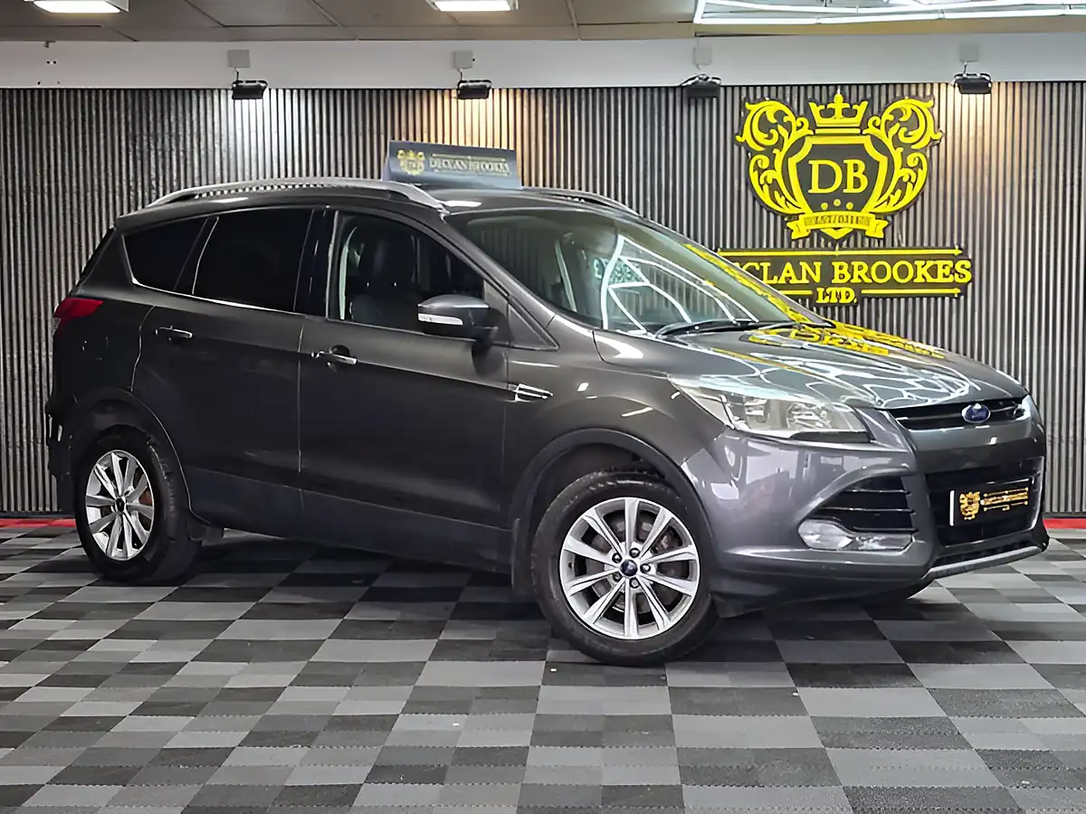 Used 2015 Ford Kuga Titanium Grey - Front View