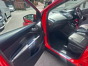 Used 2015 Ford Kuga Titanium Red - Interior and Exterior details 12