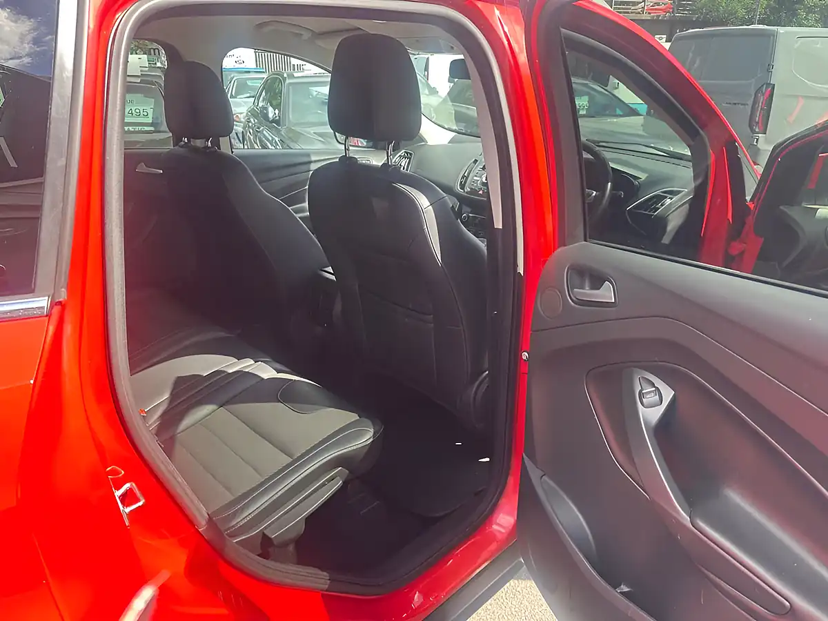 Used 2015 Ford Kuga Titanium Red - Interior and Exterior details 13