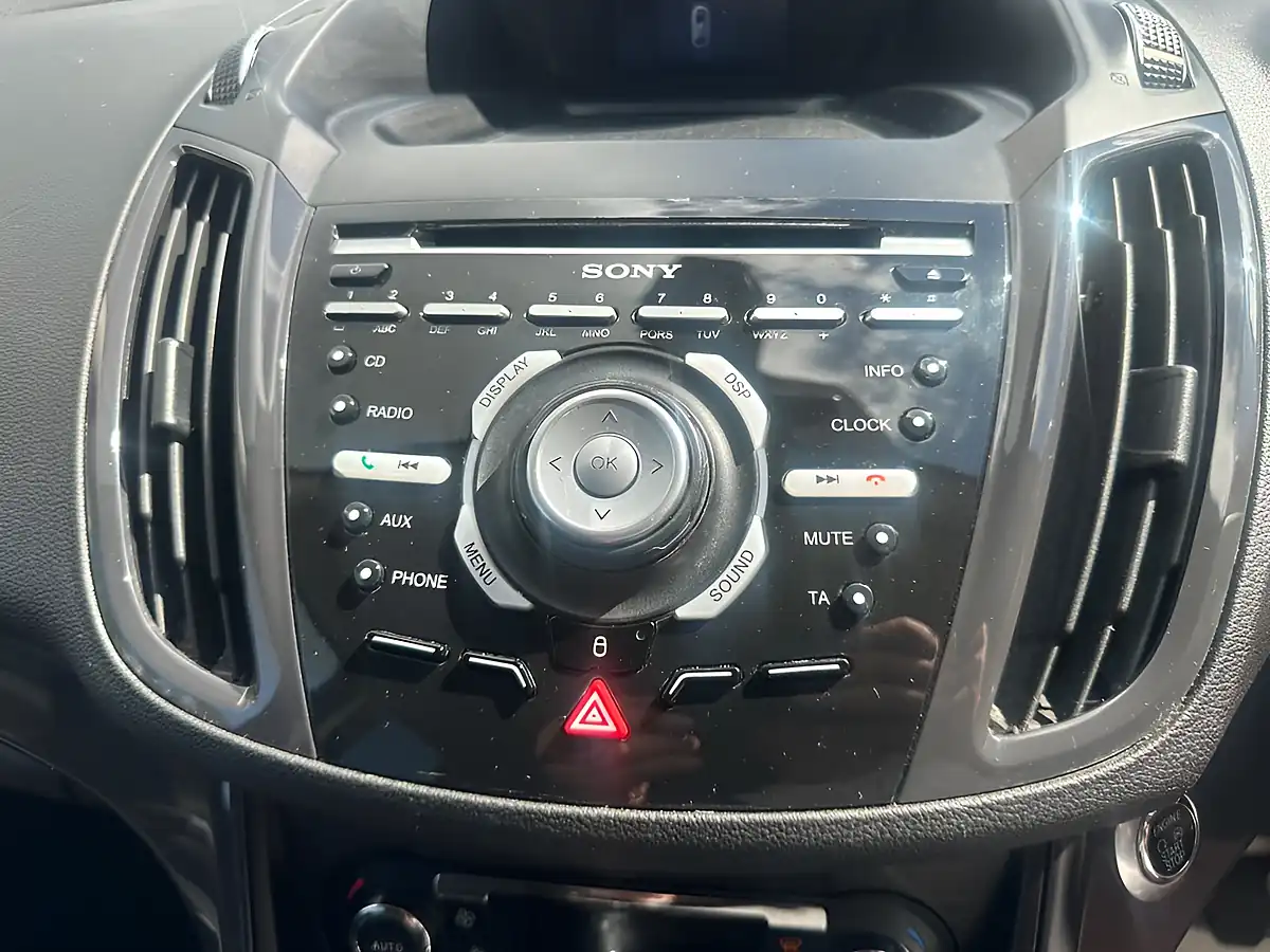Used 2015 Ford Kuga Titanium Red - Interior and Exterior details 19