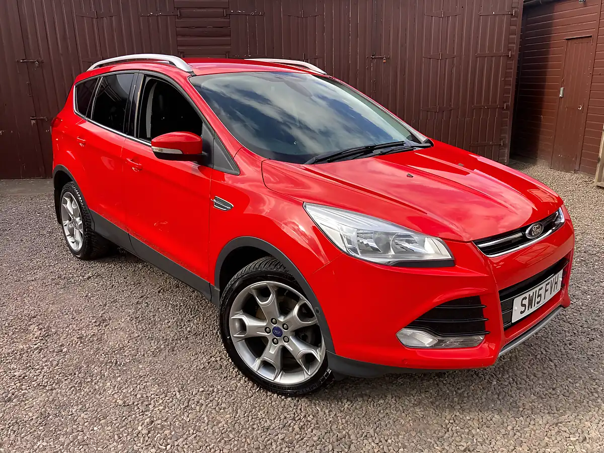 Used 2015 Ford Kuga Titanium Red - Front View