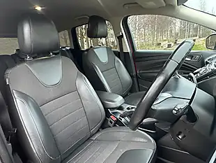 Used 2015 Ford Kuga Titanium Red - Interior and Exterior details 19