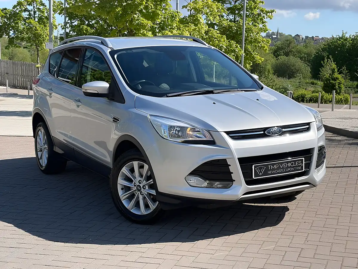 Used 2015 Ford Kuga Titanium Silver - Front View