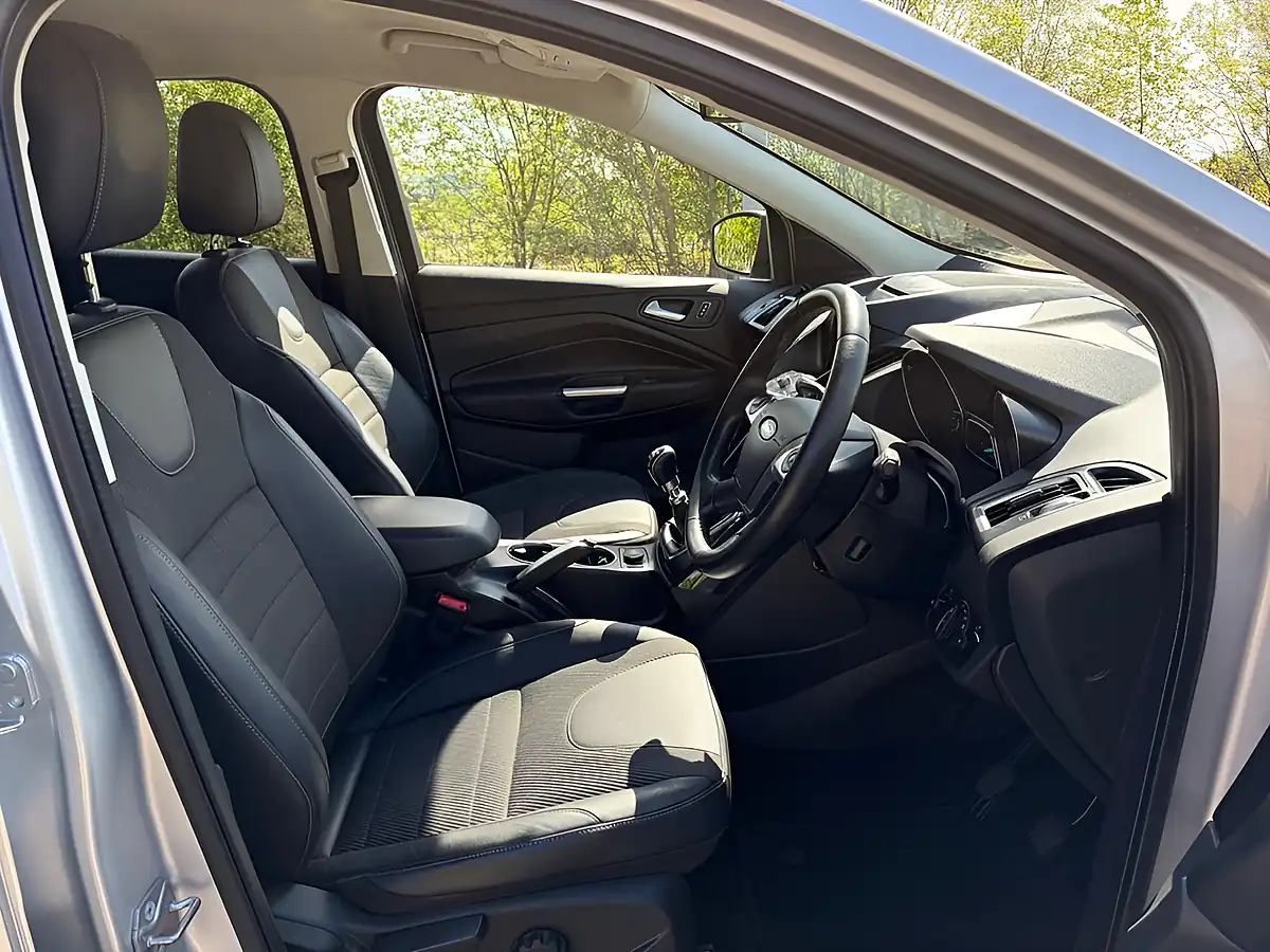 Used 2015 Ford Kuga Titanium Silver - Interior and Exterior details 10