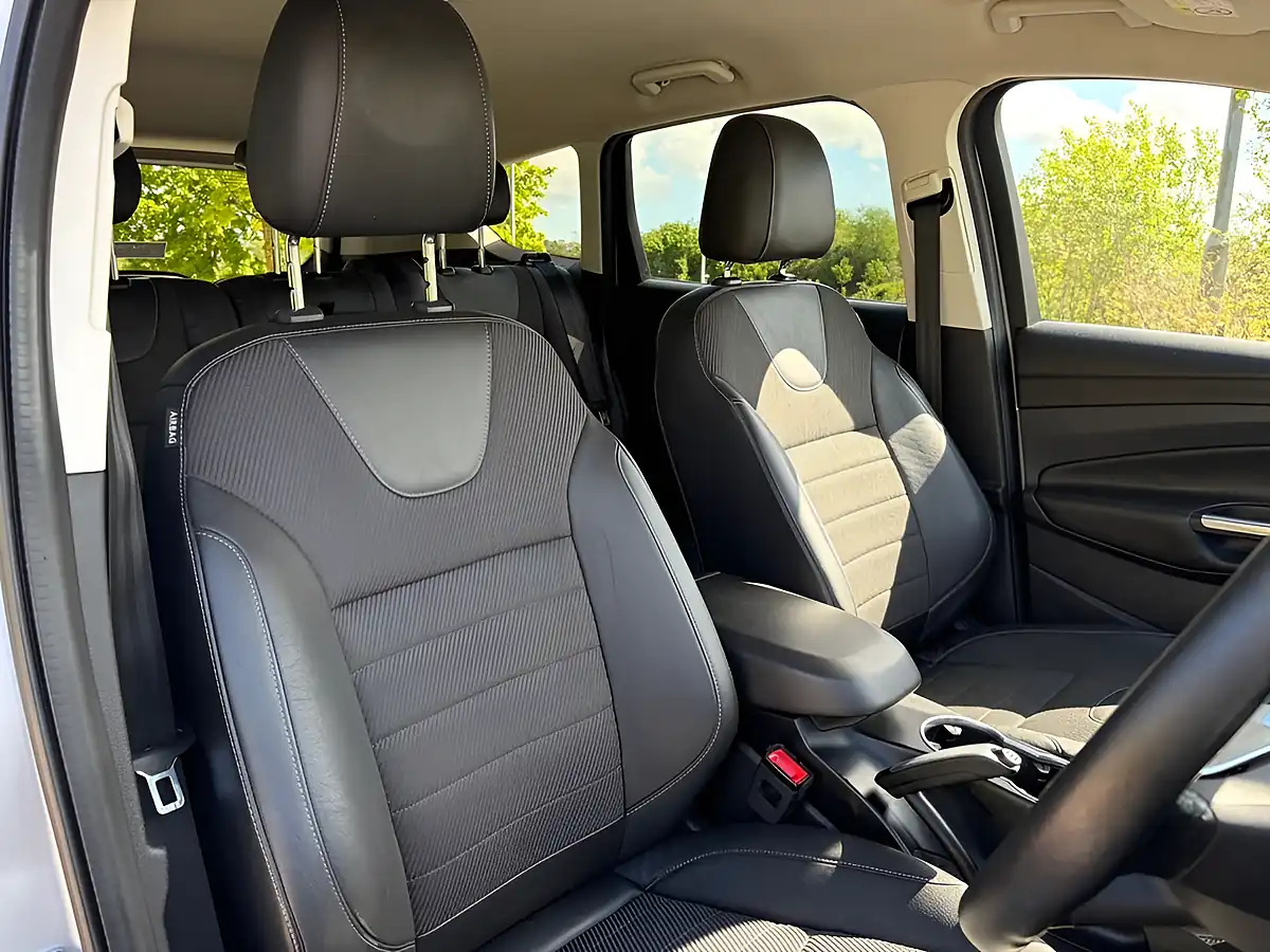 Used 2015 Ford Kuga Titanium Silver - Interior and Exterior details 13