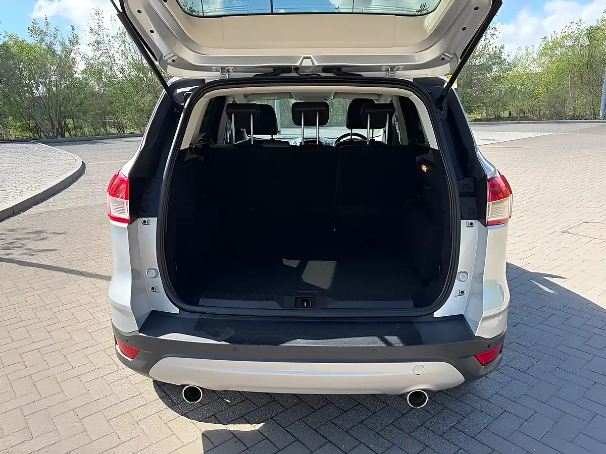 Used 2015 Ford Kuga Titanium Silver - Interior and Exterior details 17