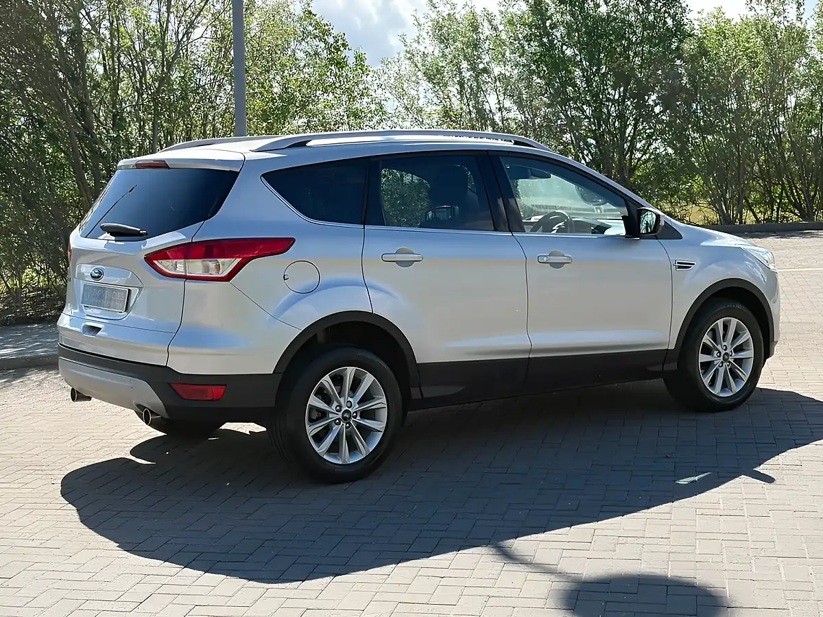 Used 2015 Ford Kuga Titanium Silver - Interior and Exterior details 6