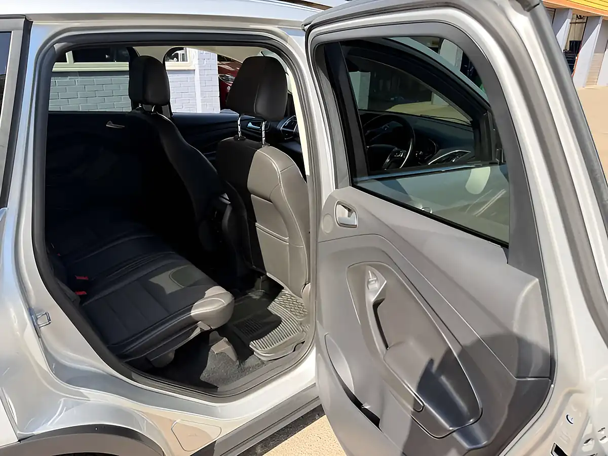 Used 2015 Ford Kuga Titanium Silver - Interior and Exterior details 16