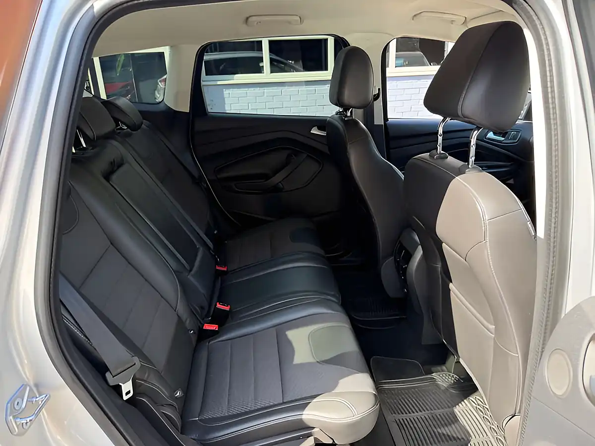 Used 2015 Ford Kuga Titanium Silver - Interior and Exterior details 18