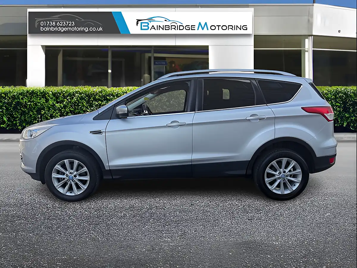 Used 2015 Ford Kuga Titanium Silver - Interior and Exterior details 6