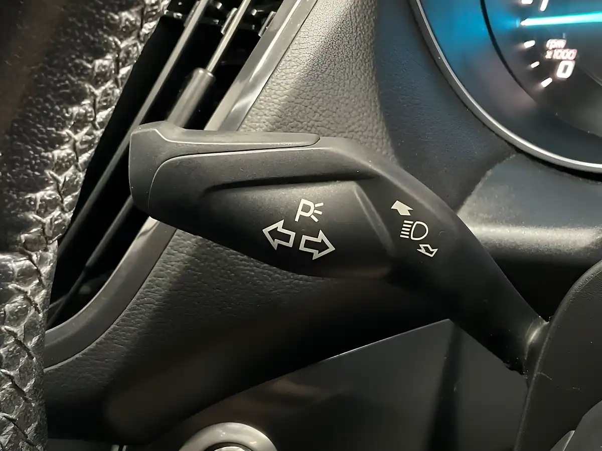 Used 2015 Ford Kuga Titanium Silver - Interior and Exterior details 13