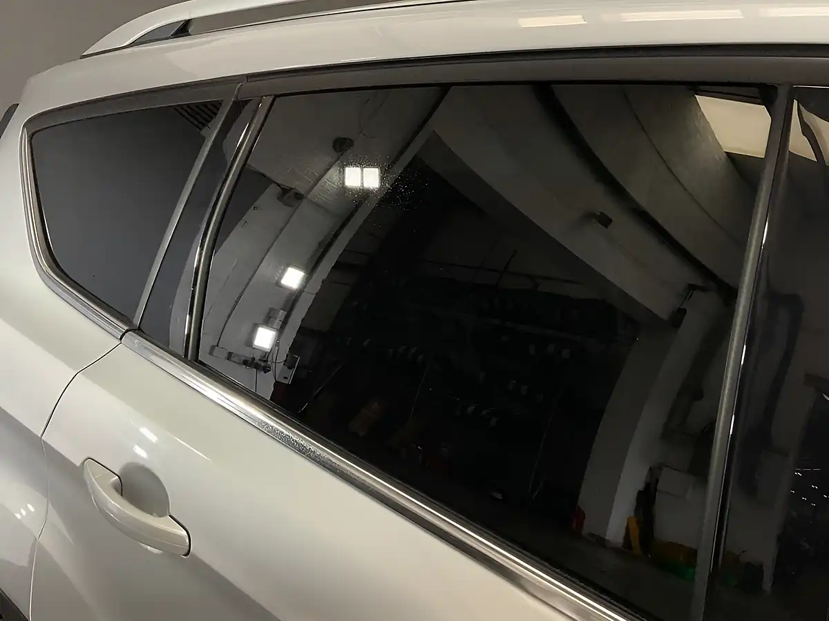 Used 2015 Ford Kuga Titanium Silver - Interior and Exterior details 9