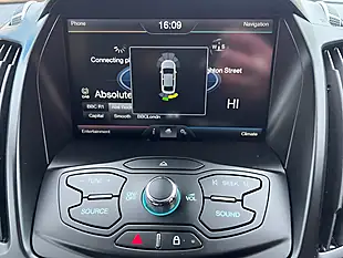 Used 2015 Ford Kuga Titanium White - Interior and Exterior details 10