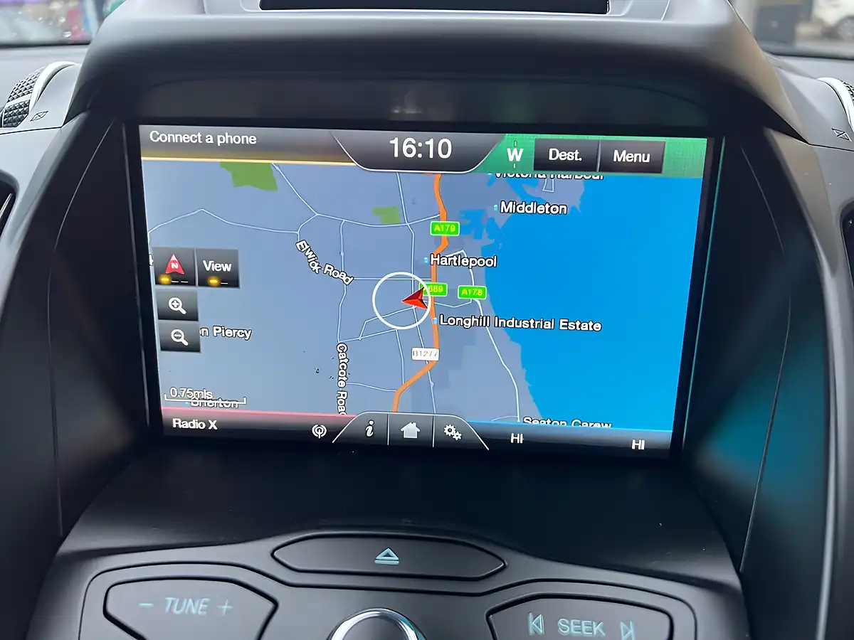 Used 2015 Ford Kuga Titanium White - Interior and Exterior details 11