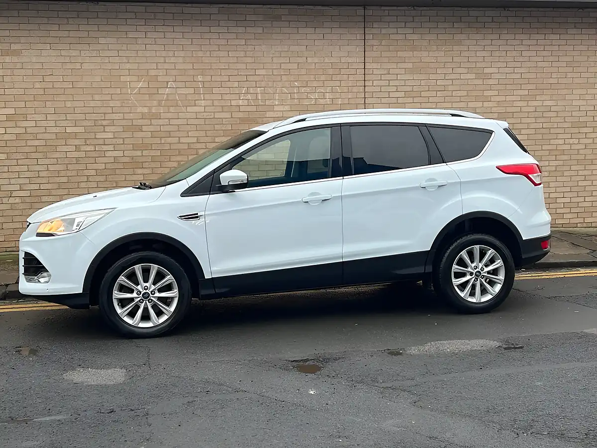 Used 2015 Ford Kuga Titanium White - Interior and Exterior details 13