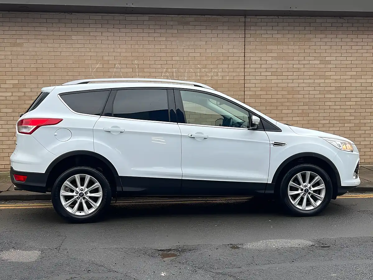 Used 2015 Ford Kuga Titanium White - Interior and Exterior details 14