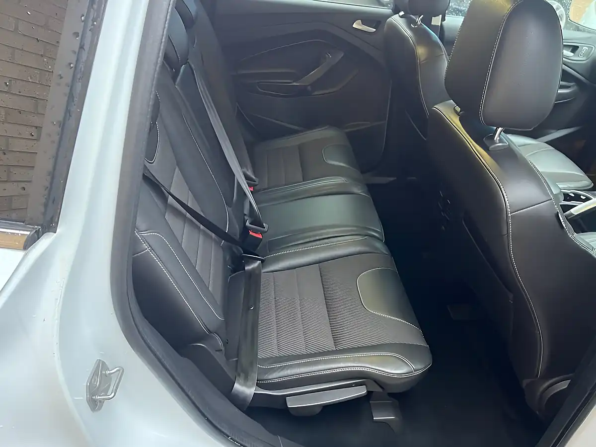 Used 2015 Ford Kuga Titanium White - Interior and Exterior details 19