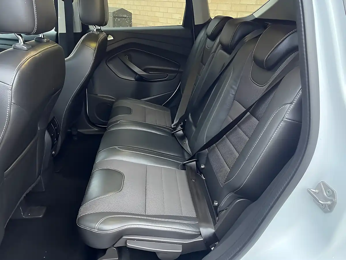 Used 2015 Ford Kuga Titanium White - Interior and Exterior details 20