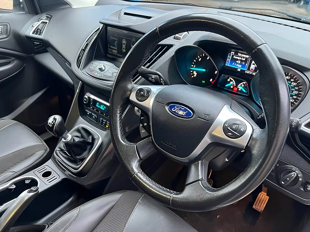 Used 2015 Ford Kuga Titanium White - Interior and Exterior details 6