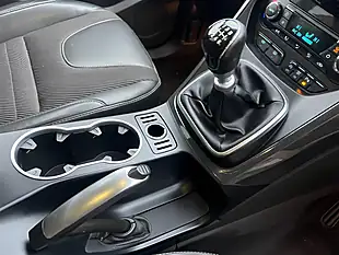 Used 2015 Ford Kuga Titanium White - Interior and Exterior details 9